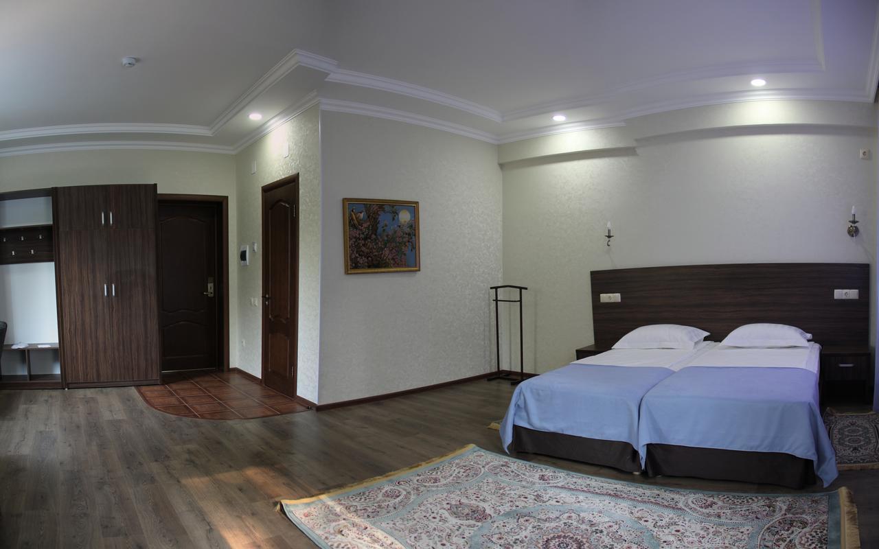 Rabat Hotel Алматы Экстерьер фото